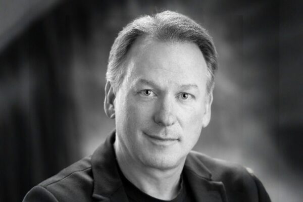 david-thomas-headshot-attorney